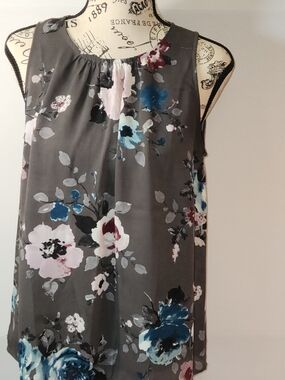 LOFT Gray Floral Sleeveless Camisole with Blue and Pink Accents